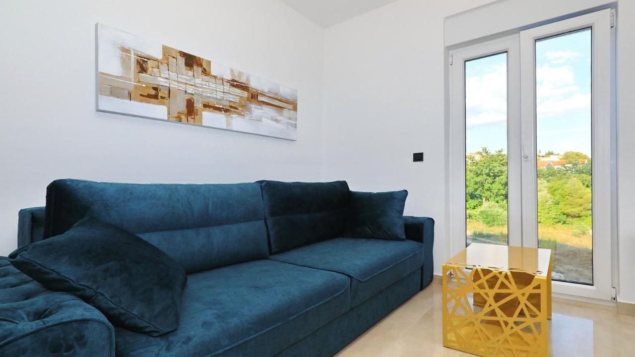 Adastra Apartments 마슬레니차 외부 사진