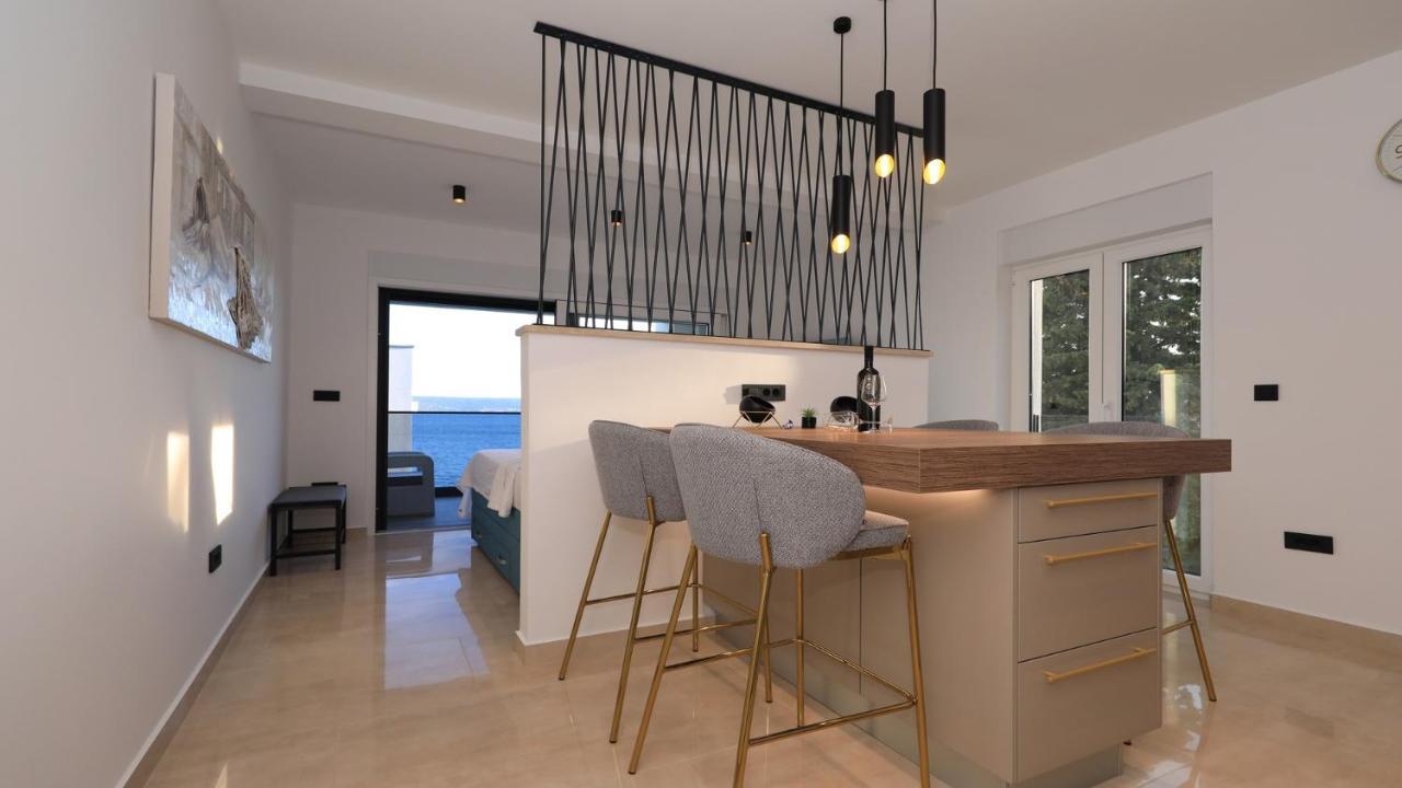 Adastra Apartments 마슬레니차 외부 사진
