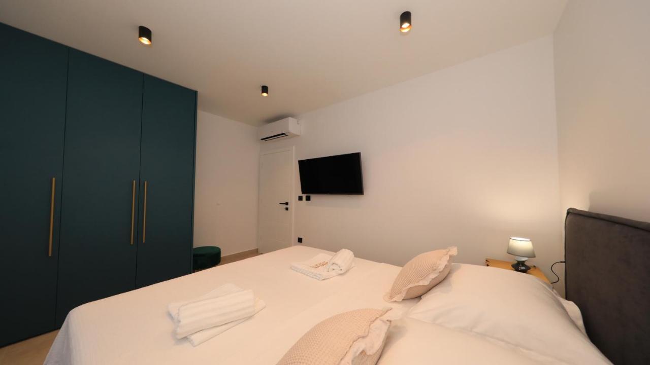 Adastra Apartments 마슬레니차 외부 사진