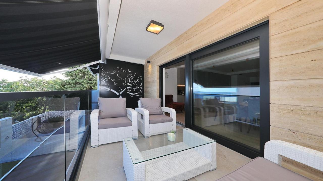 Adastra Apartments 마슬레니차 외부 사진