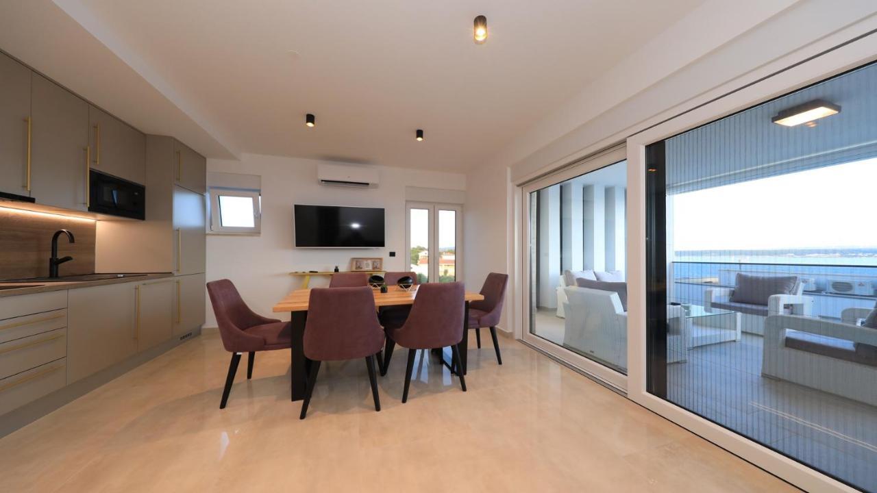 Adastra Apartments 마슬레니차 외부 사진