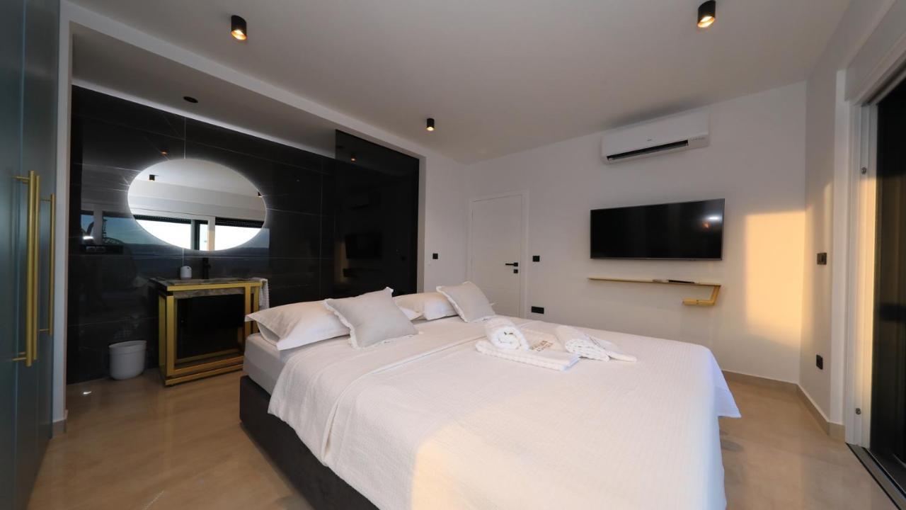 Adastra Apartments 마슬레니차 외부 사진