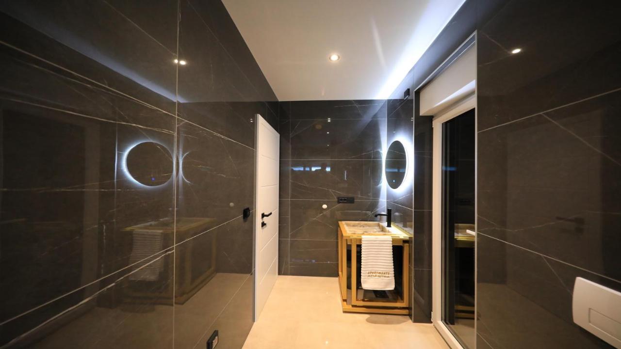 Adastra Apartments 마슬레니차 외부 사진