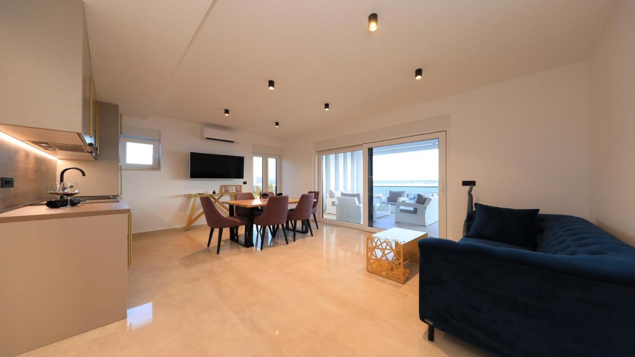 Adastra Apartments 마슬레니차 외부 사진